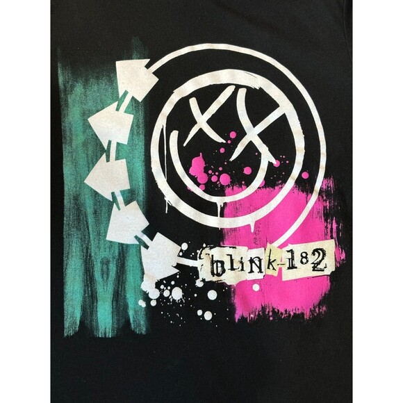 Blink 182 Graphic T Shirt Size Medium, unisex, pre-loved condition. - Picture 5 of 9